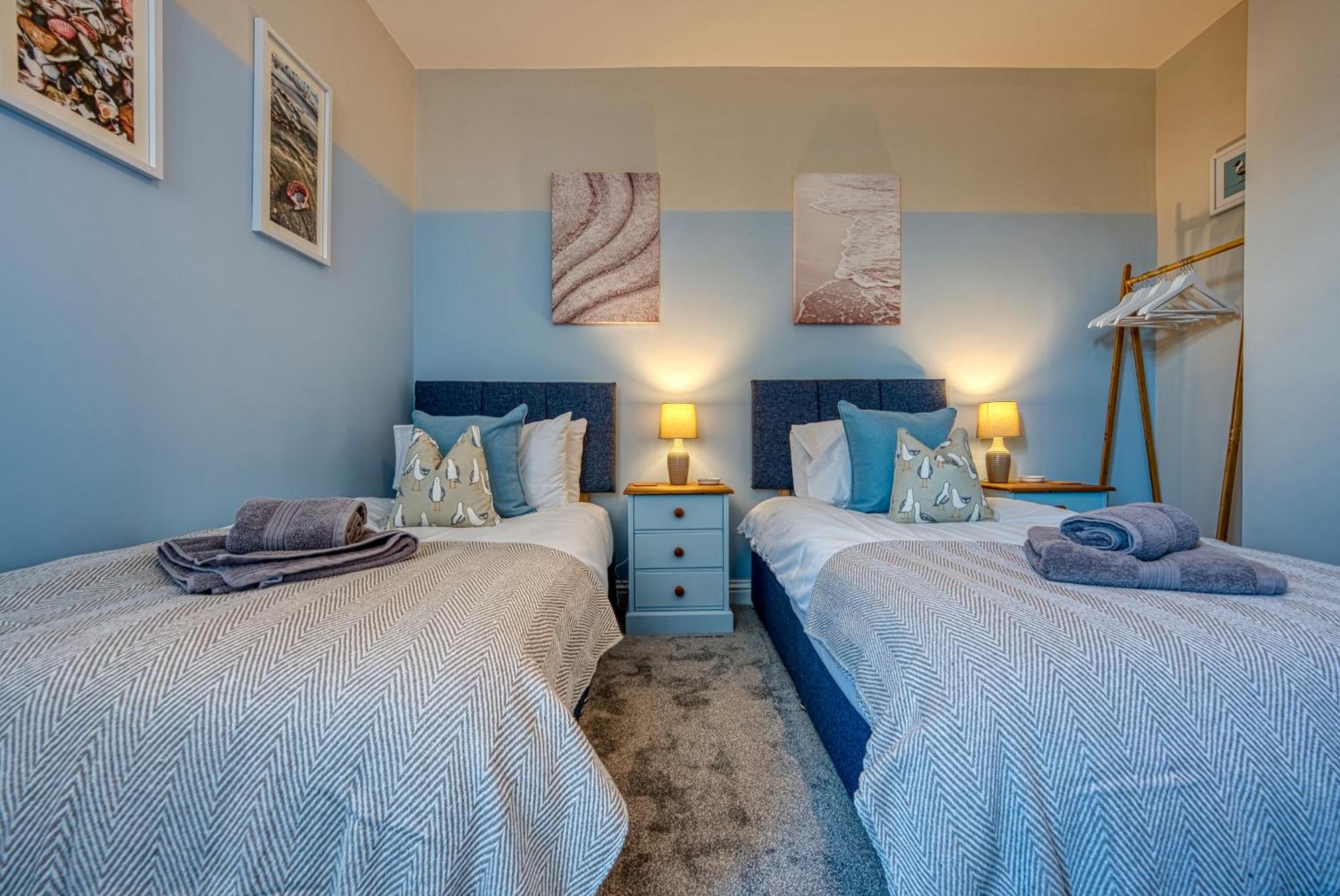 2 Bedrooms Modern, Stunning & Stylish Contractor House, Prime Portsmouth Location With Free Parking Permit, Summer Special Offer!! - By Blue Puffin Stays 外观 照片