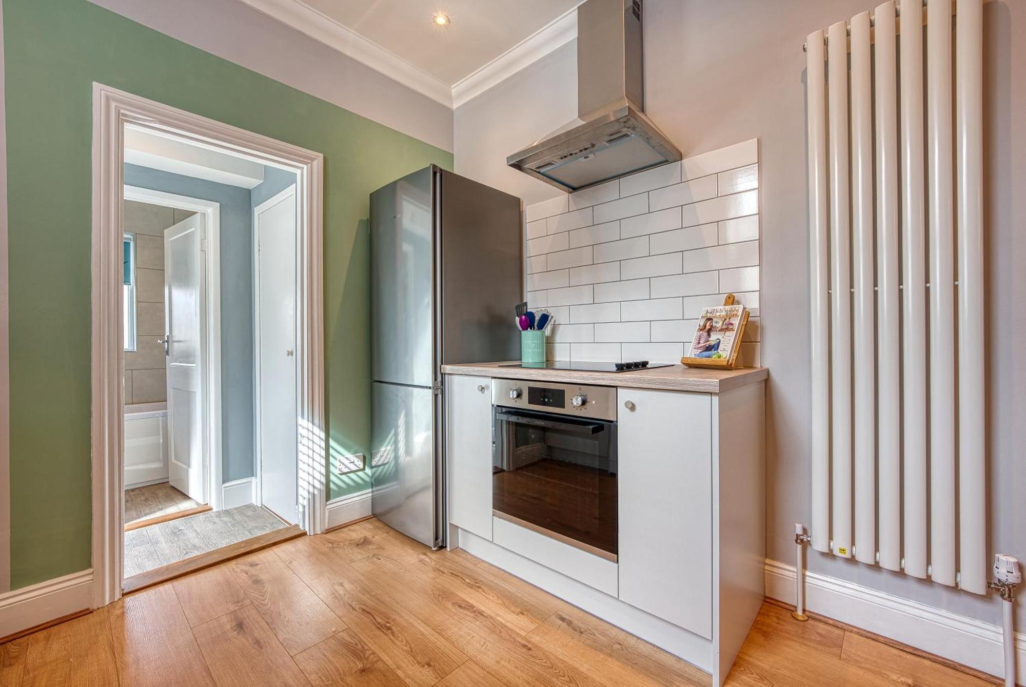 2 Bedrooms Modern, Stunning & Stylish Contractor House, Prime Portsmouth Location With Free Parking Permit, Summer Special Offer!! - By Blue Puffin Stays 外观 照片