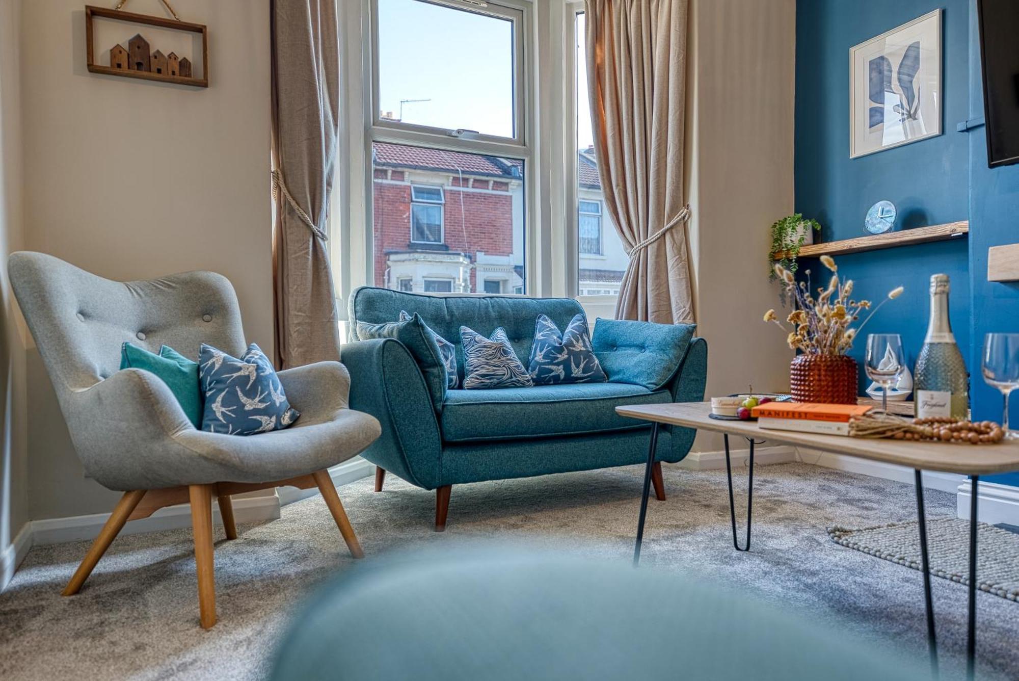 2 Bedrooms Modern, Stunning & Stylish Contractor House, Prime Portsmouth Location With Free Parking Permit, Summer Special Offer!! - By Blue Puffin Stays 外观 照片